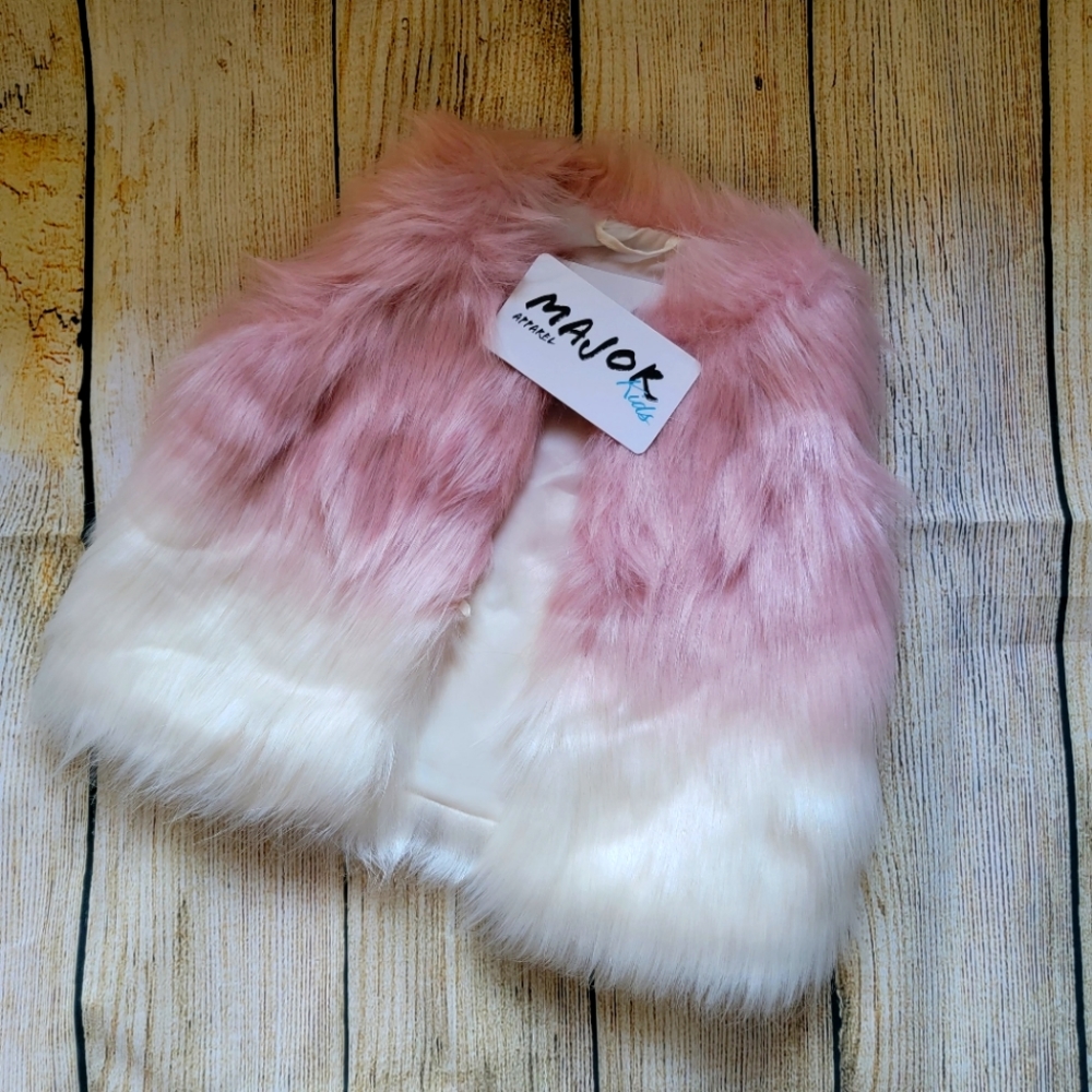 Girls Fashionable fur vest